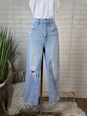 Gap Light Wash High Rise Straight Leg Distressed Jeans Size 26